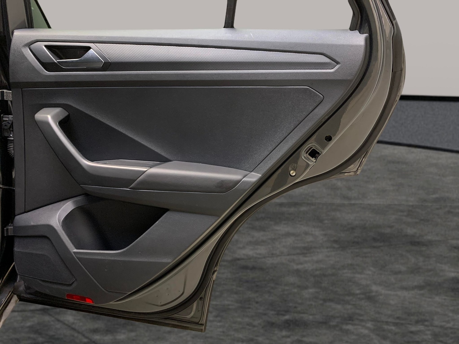 Used Volkswagen T-Roc 2023 for sale - 76777812: Photo 30