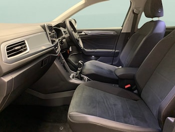 Used Volkswagen T-Roc 2023 for sale - 76777812: Photo