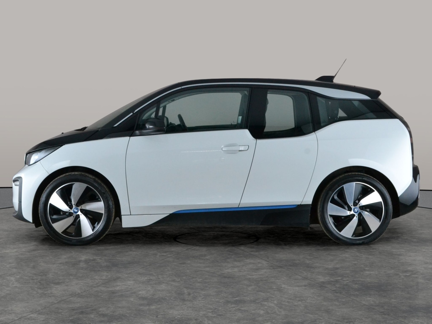 Used BMW i3 2019 for sale - 78067930: Photo 12