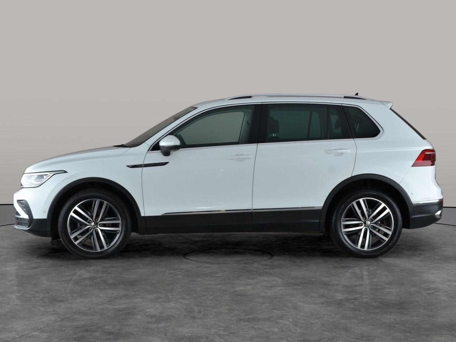 Used Volkswagen Tiguan 2023 for sale - 77053068: Photo 13