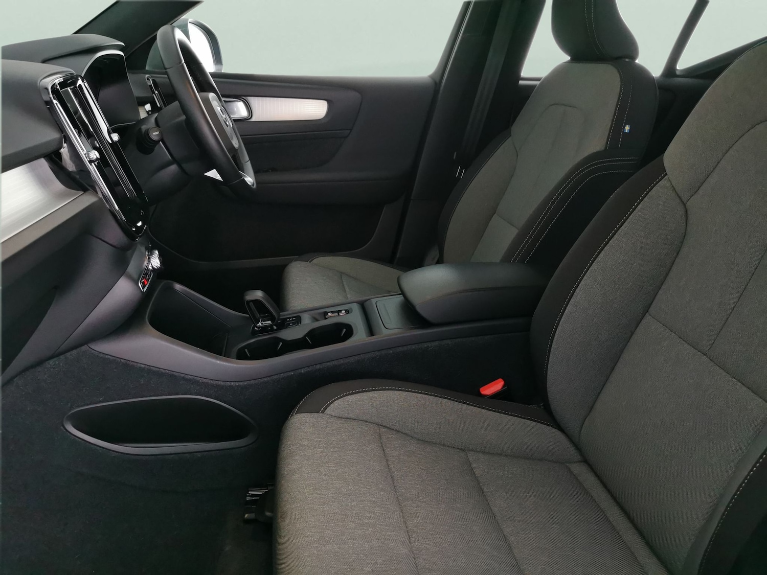 Used Volvo XC40 2024 for sale - 77100628: Photo 4