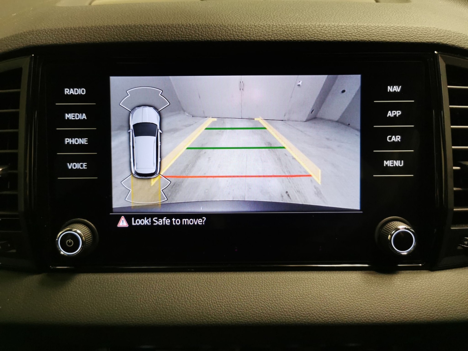 Used Skoda Karoq 2024 for sale - 77127998: Photo 6