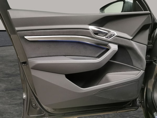 Used Audi e-tron 2022 for sale - 76318965: Photo 37