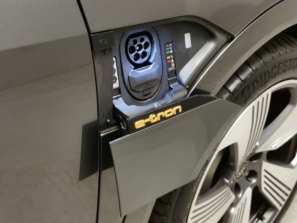 Used Audi e-tron 2022 for sale - 76318965: Photo 42