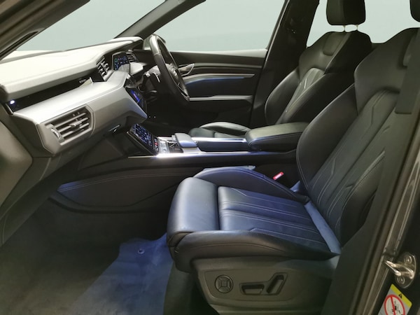 Used Audi e-tron 2022 for sale - 76318965: Photo 6