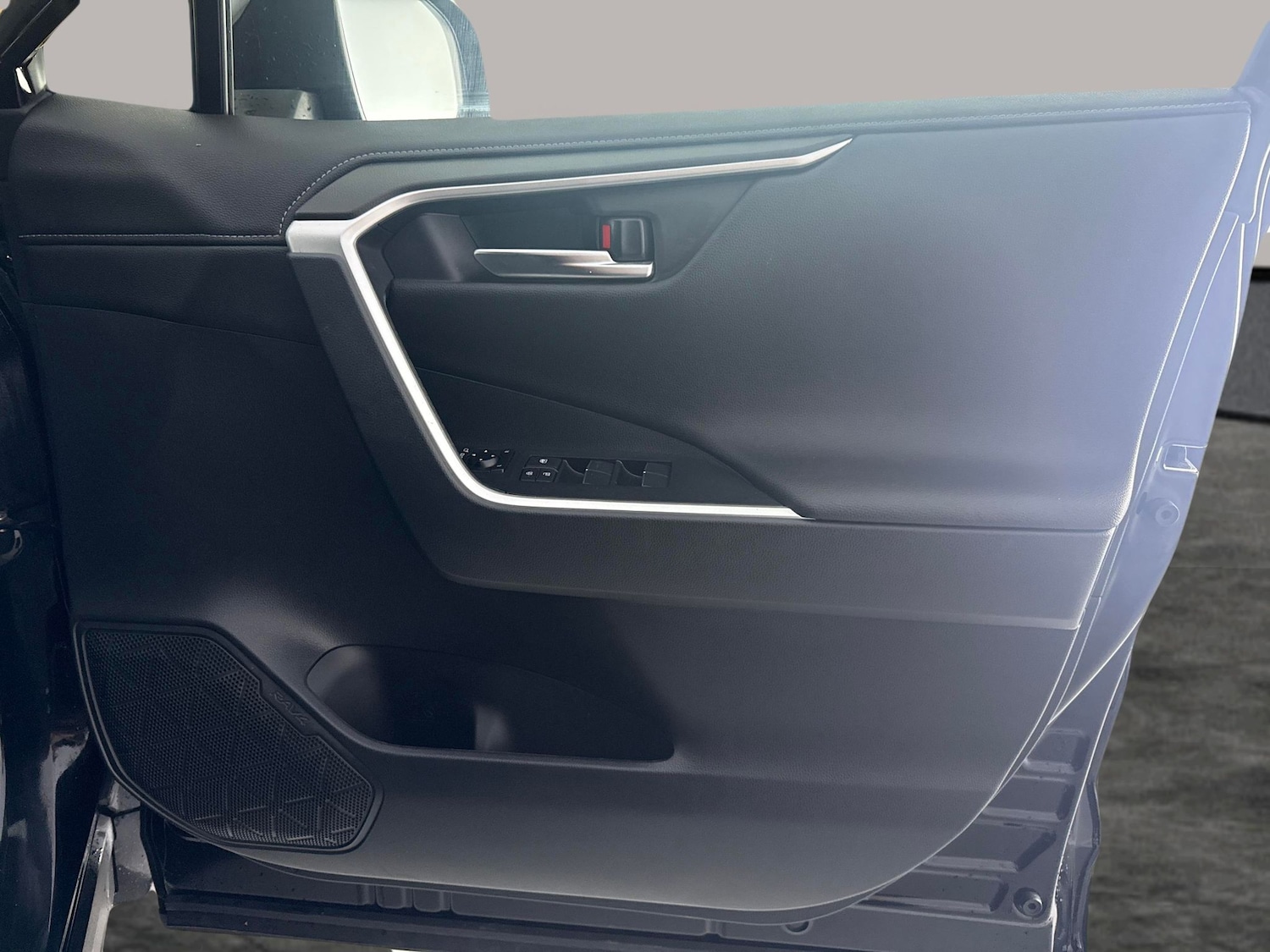 Used Toyota RAV4 2021 for sale - 77631050: Photo 31