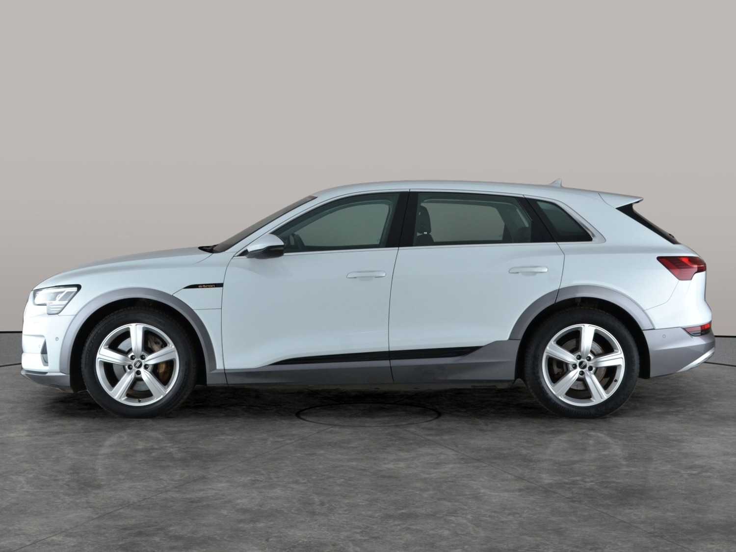 Used Audi e-tron 2021 for sale - 76935205: Photo 13