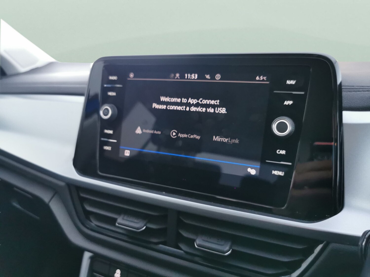 Used Volkswagen T-Roc 2023 for sale - 77814976: Photo 12