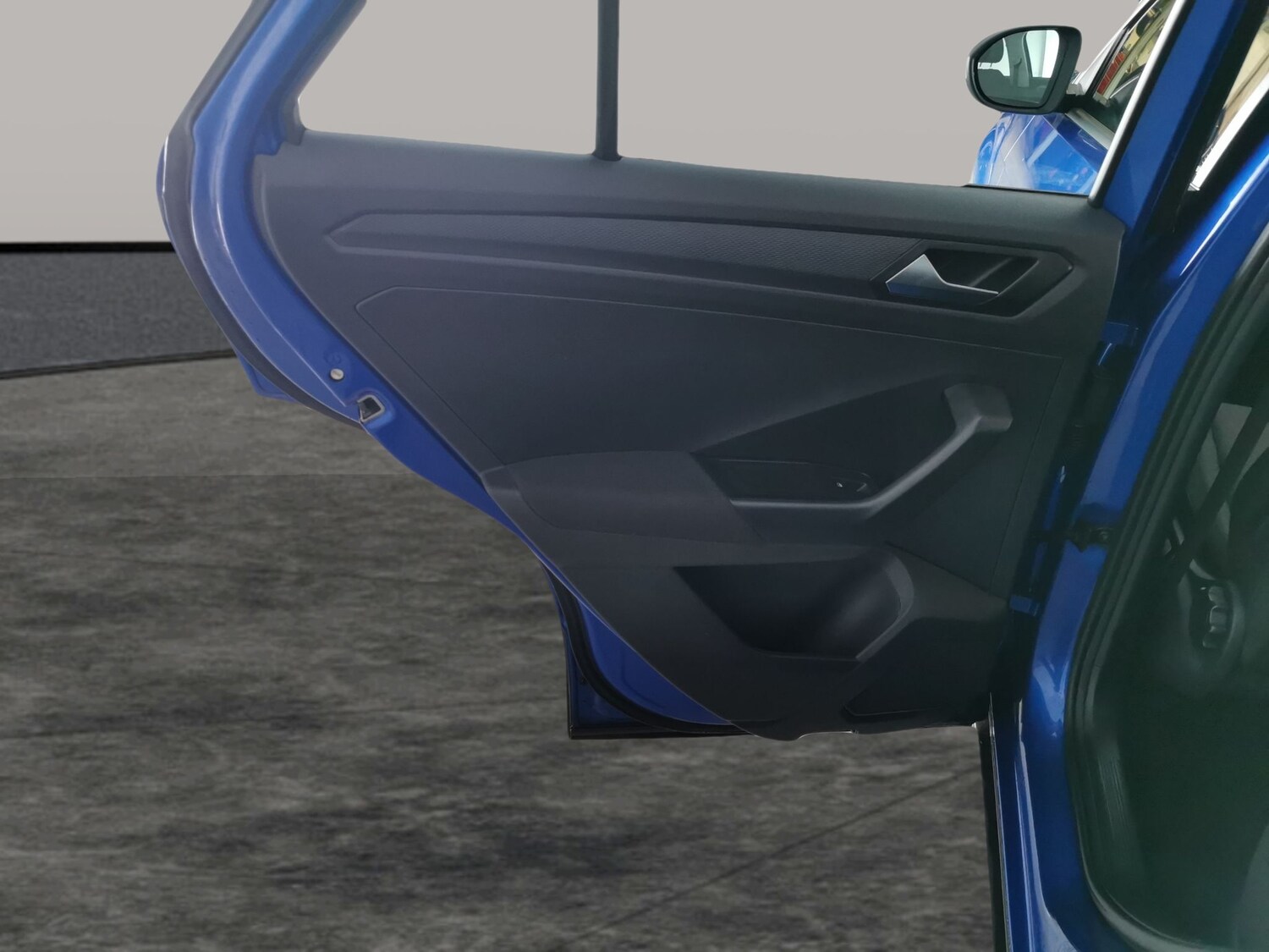 Used Volkswagen T-Roc 2023 for sale - 77814976: Photo 25