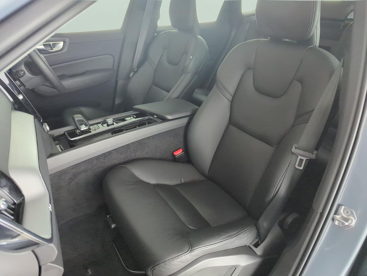 Used Volvo XC60 2022 for sale - 77462236: Photo 7