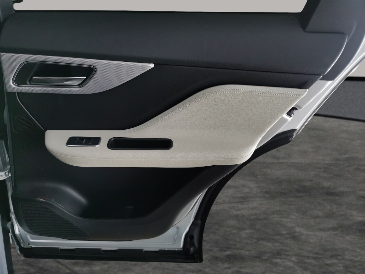 Used Jaguar F-Pace 2019 for sale - 77232670: Photo 31