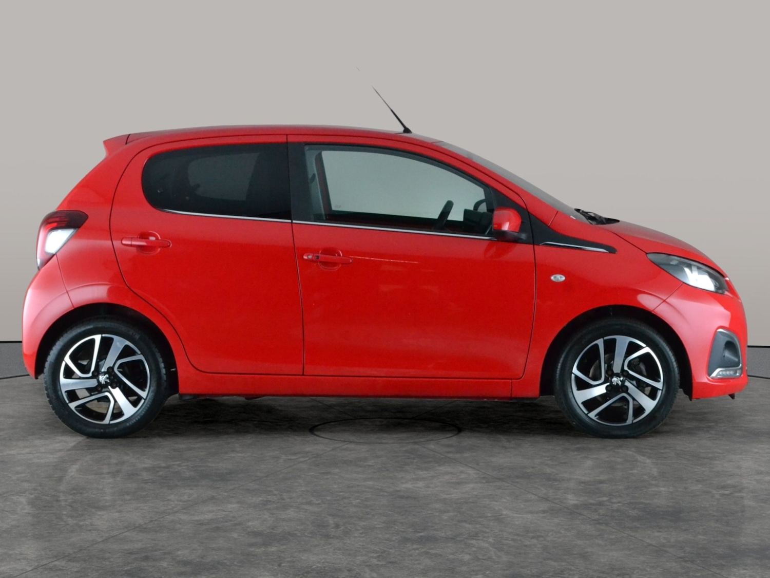 Used Peugeot 108 2017 for sale - 77505484: Photo 9