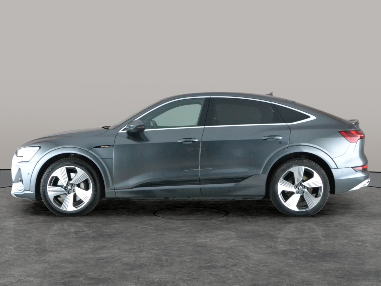 Used Audi e-tron 2022 for sale - 77136683: Photo 14
