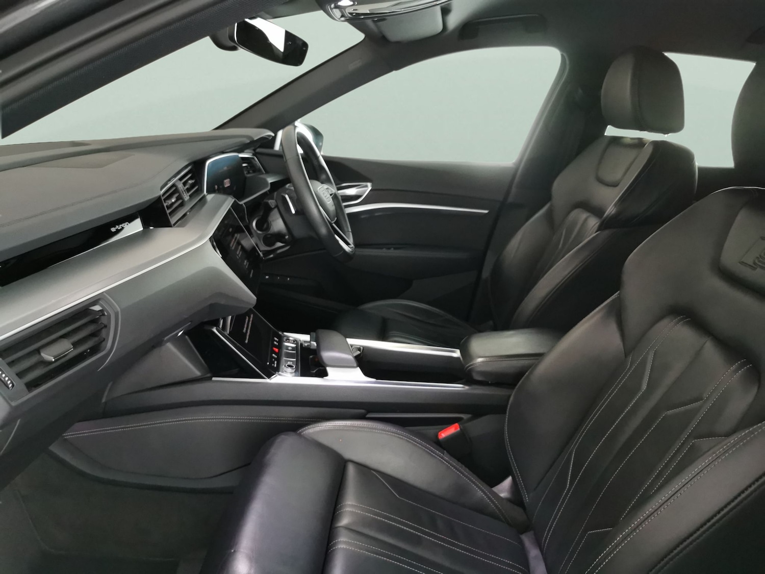 Used Audi e-tron 2022 for sale - 77136683: Photo 4