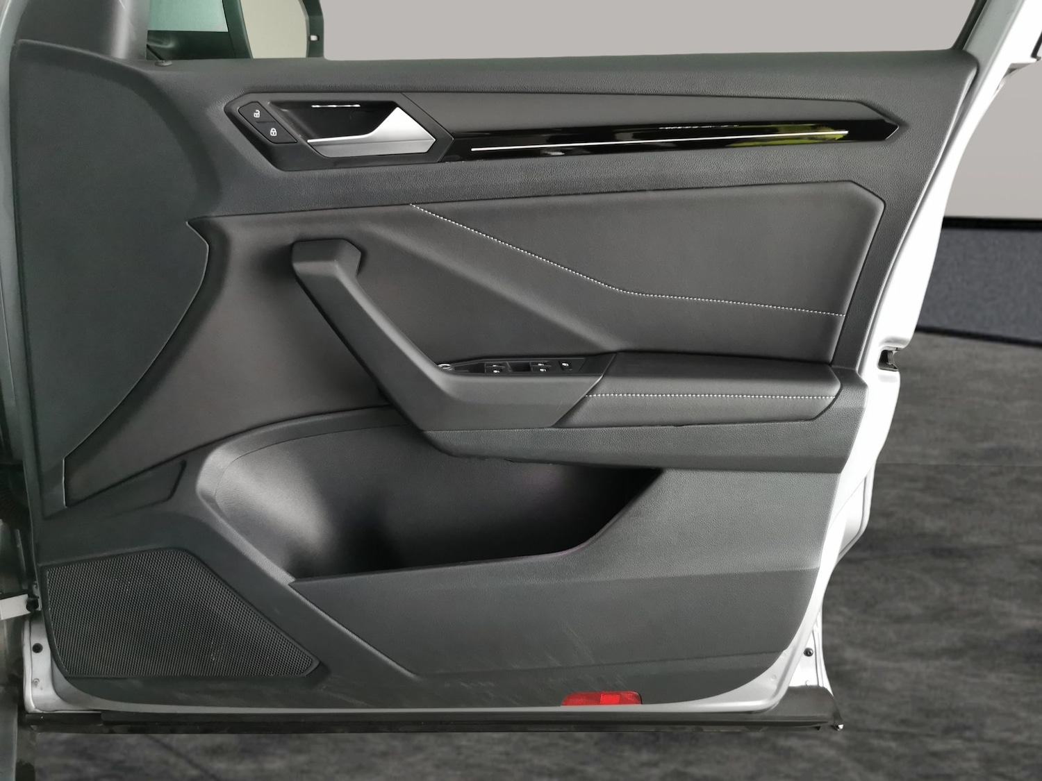 Used Volkswagen T-Roc 2022 for sale - 76777832: Photo 36