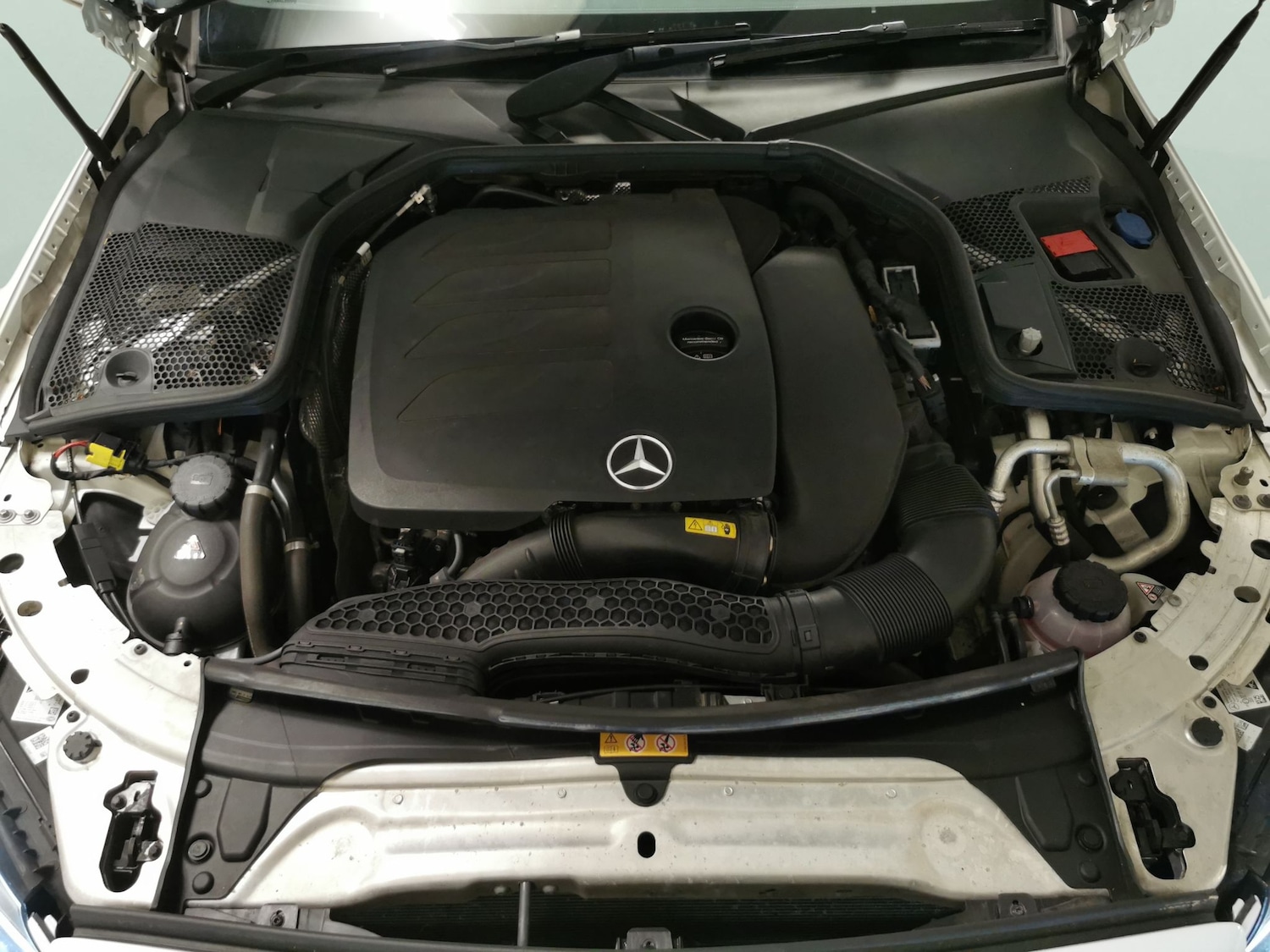 Used Mercedes-Benz C Class 2019 for sale - 76518308: Photo 32