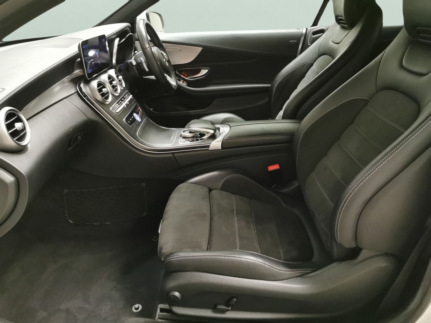 Used Mercedes-Benz C Class 2019 for sale - 76518308: Photo 4