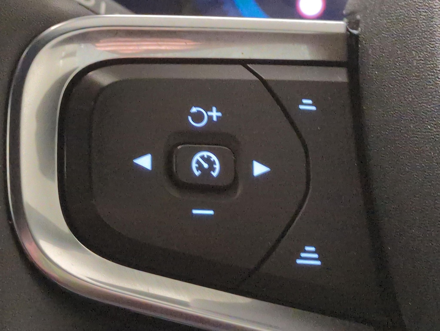 Used Volvo XC40 2021 for sale - 77718448: Photo 18