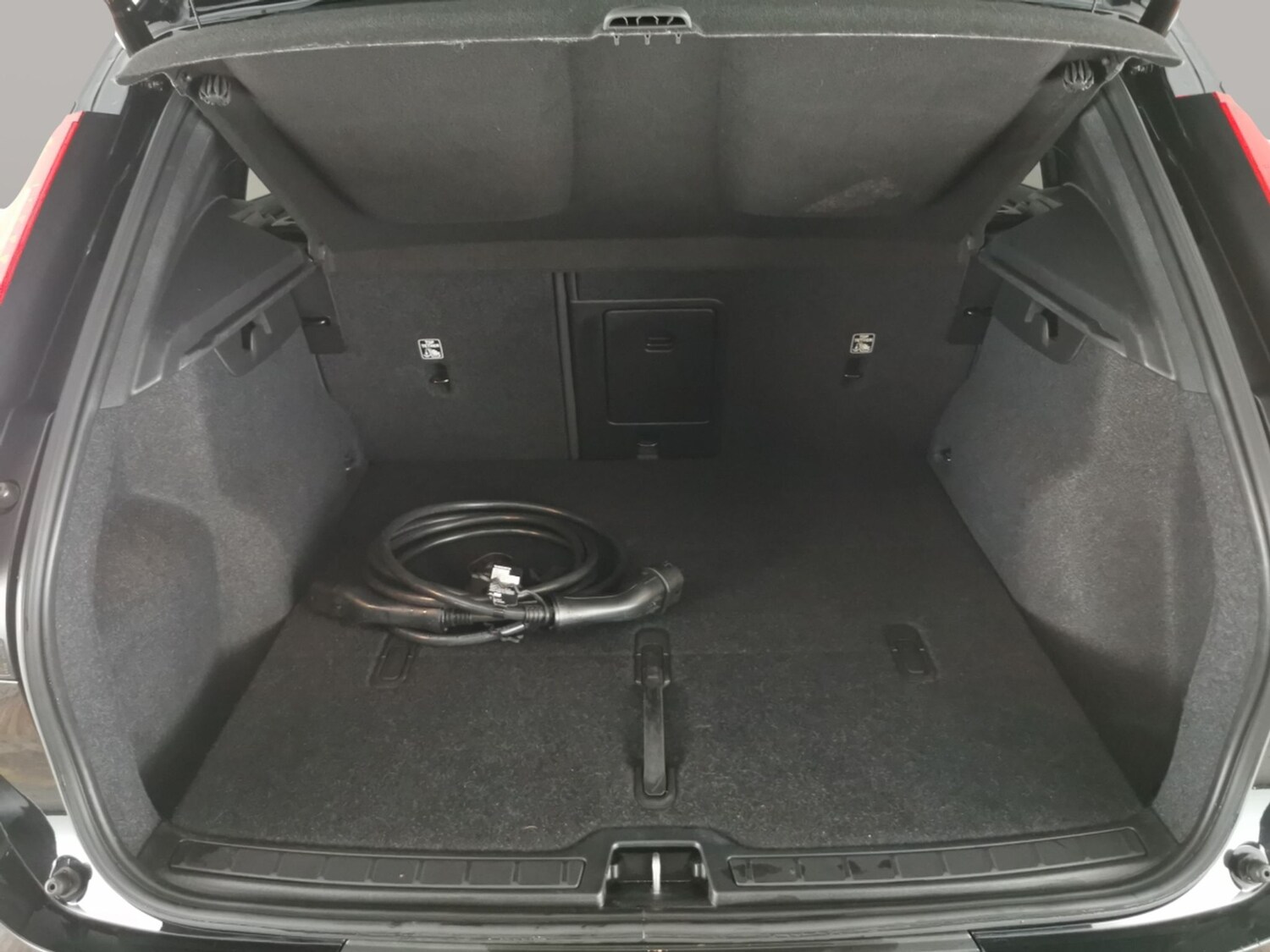 Used Volvo XC40 2021 for sale - 77718448: Photo 32