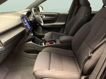 Used Volvo XC40 2023 for sale - 78930223: Photo