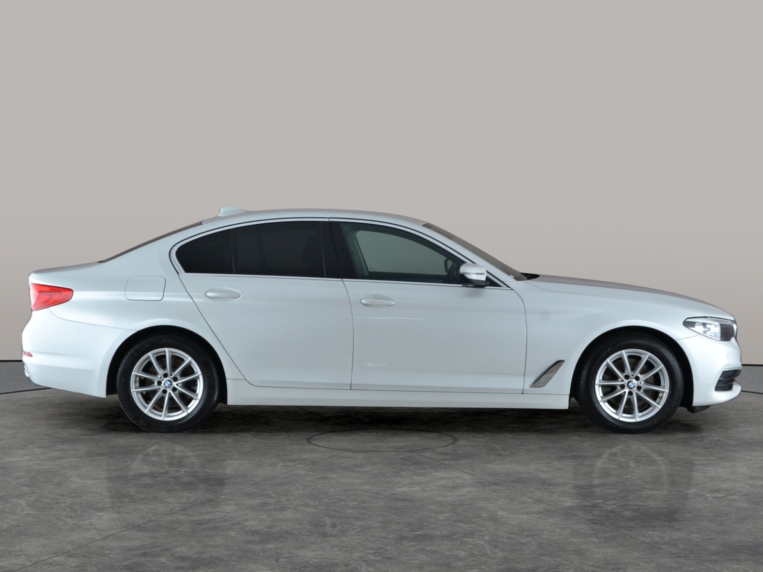 Used BMW 5 Series 2018 for sale - 77319224: Photo 9