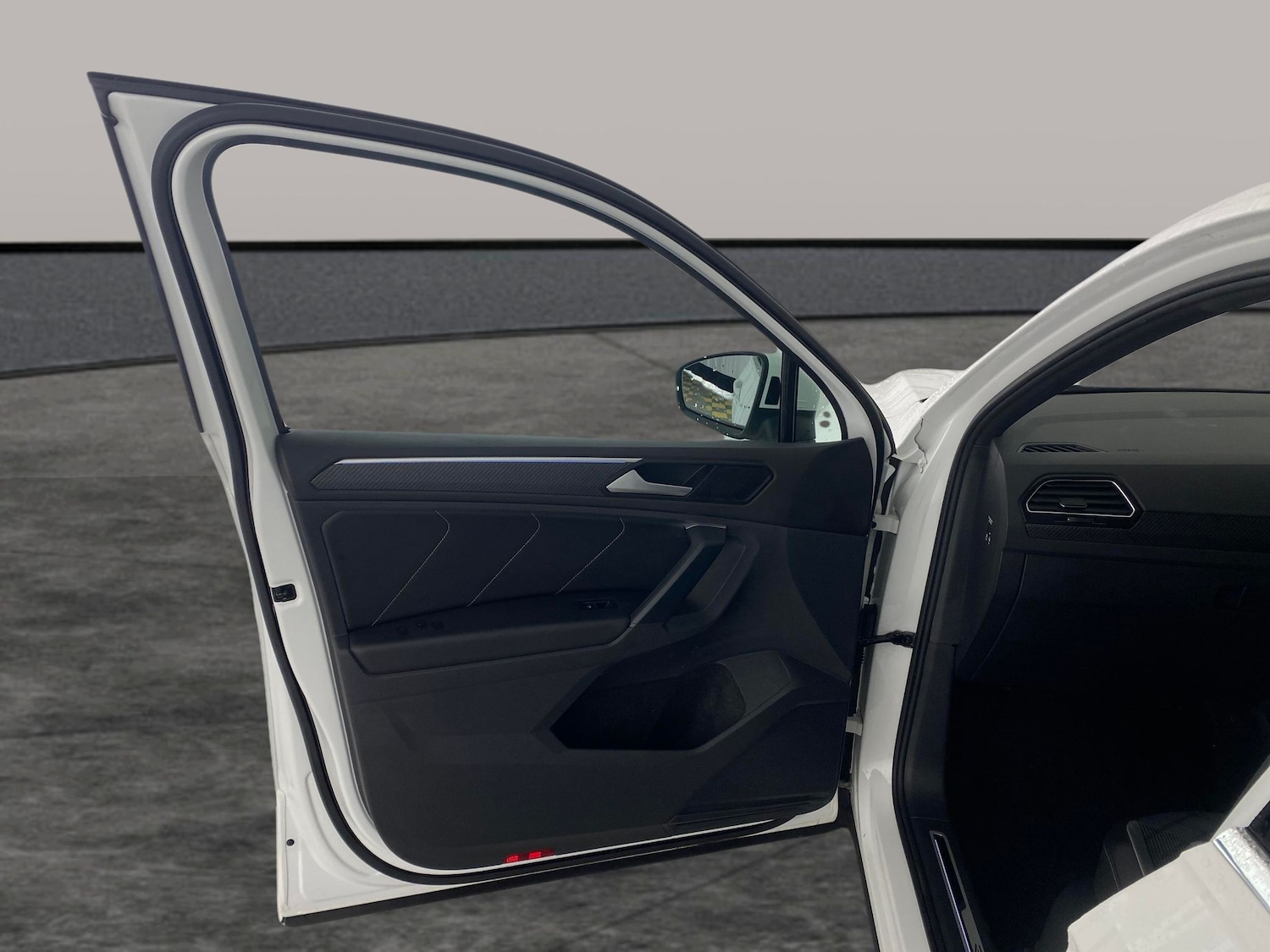 Used Volkswagen Tiguan 2023 for sale - 77607320: Photo 21