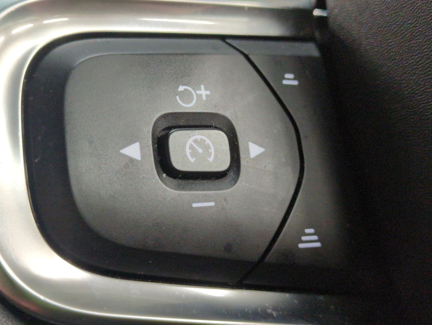 Used Volvo XC40 2021 for sale - 76782018: Photo 19