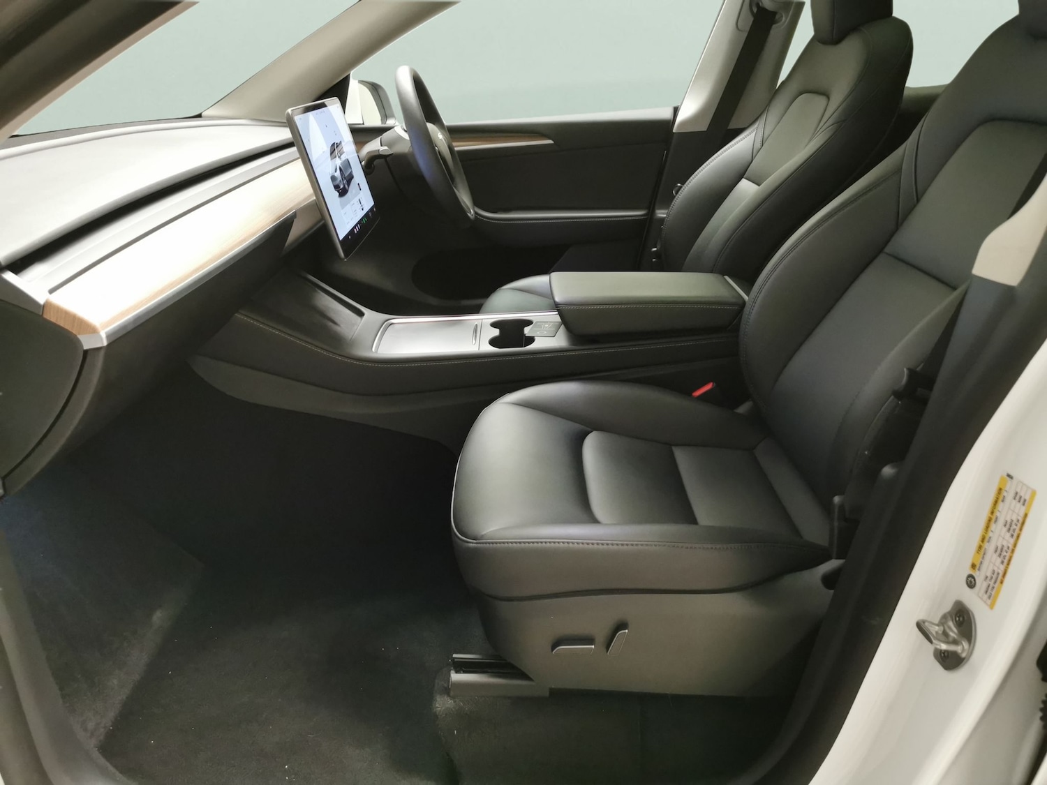 Used Tesla Model Y 2024 for sale - 78140008: Photo 4