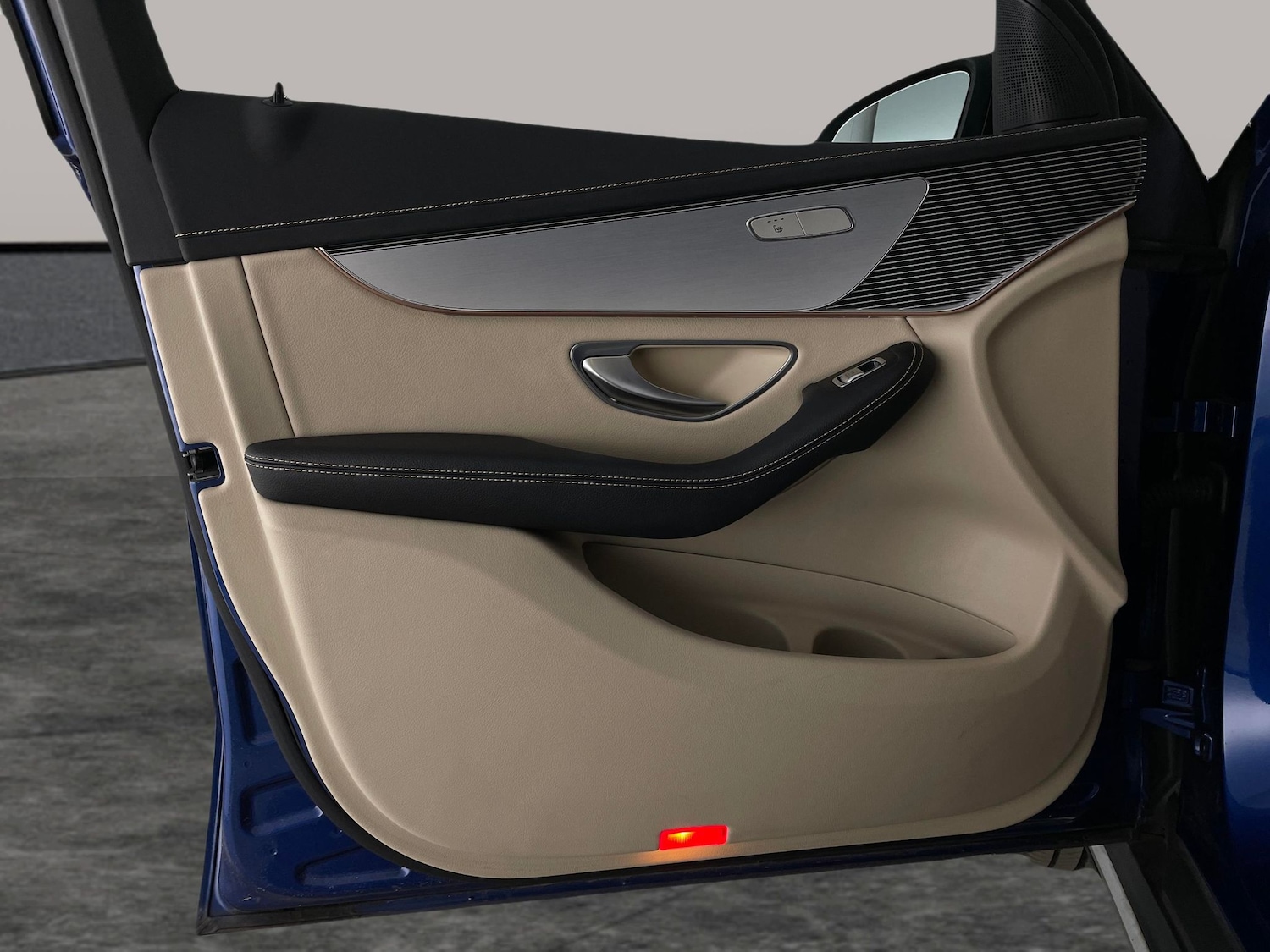 Used Mercedes-Benz EQC 2022 for sale - 77650905: Photo 32