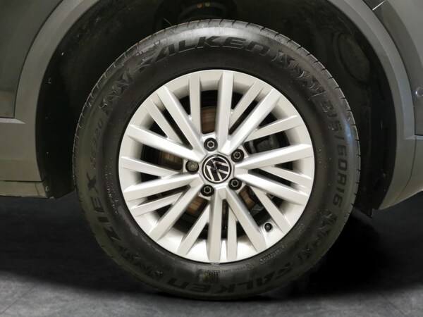 Used Volkswagen T-Roc 2024 for sale - 75932985: Photo 31