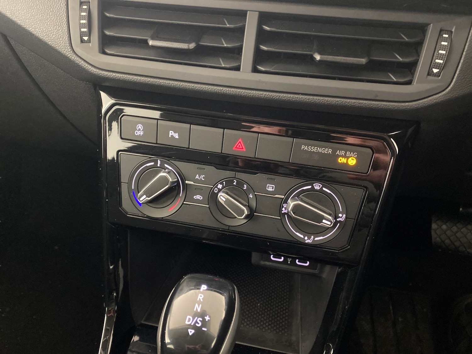 Used Volkswagen T-Cross 2023 for sale - 77934644: Photo 14