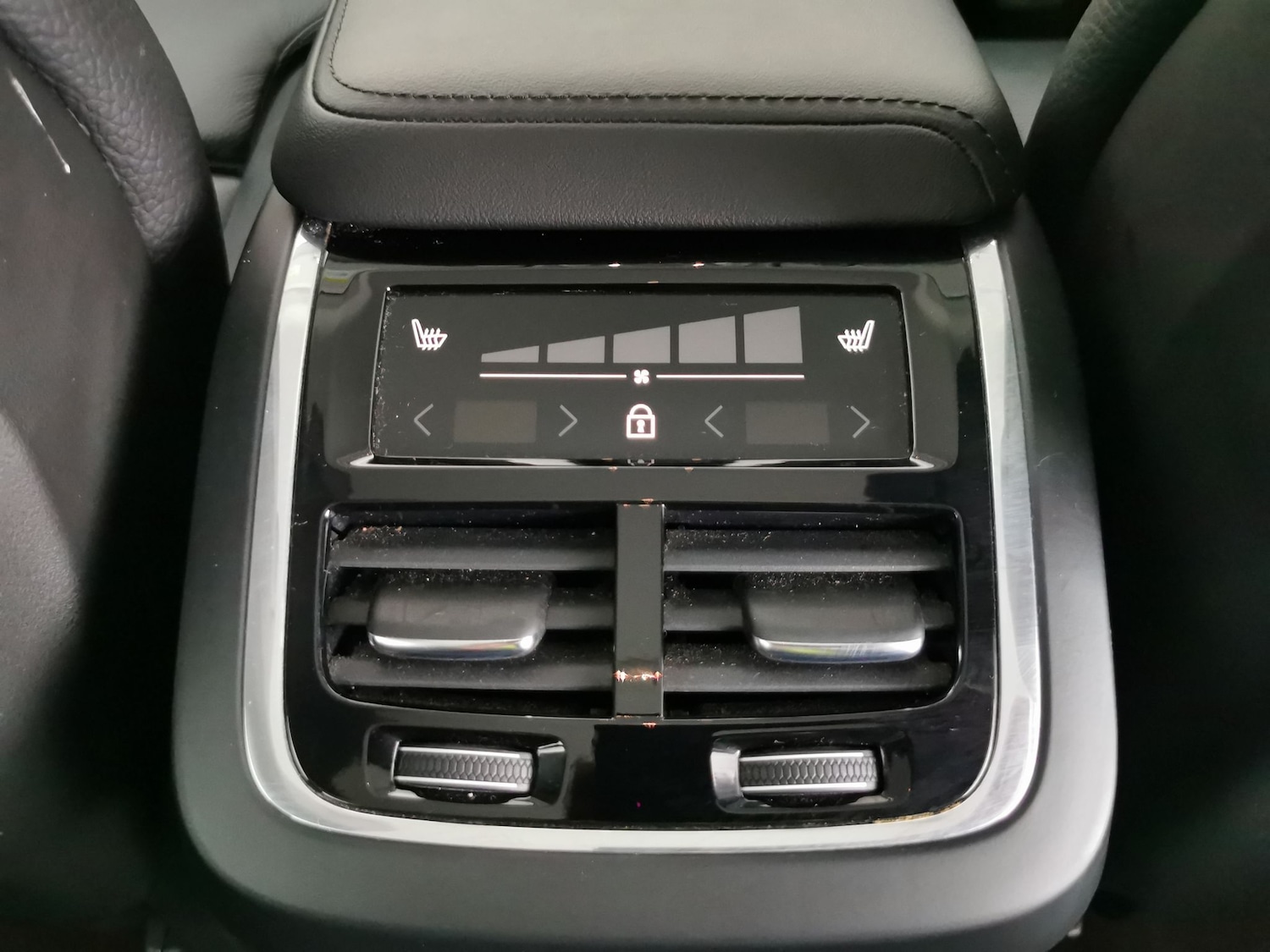 Used Volvo XC60 2023 for sale - 76751584: Photo 25