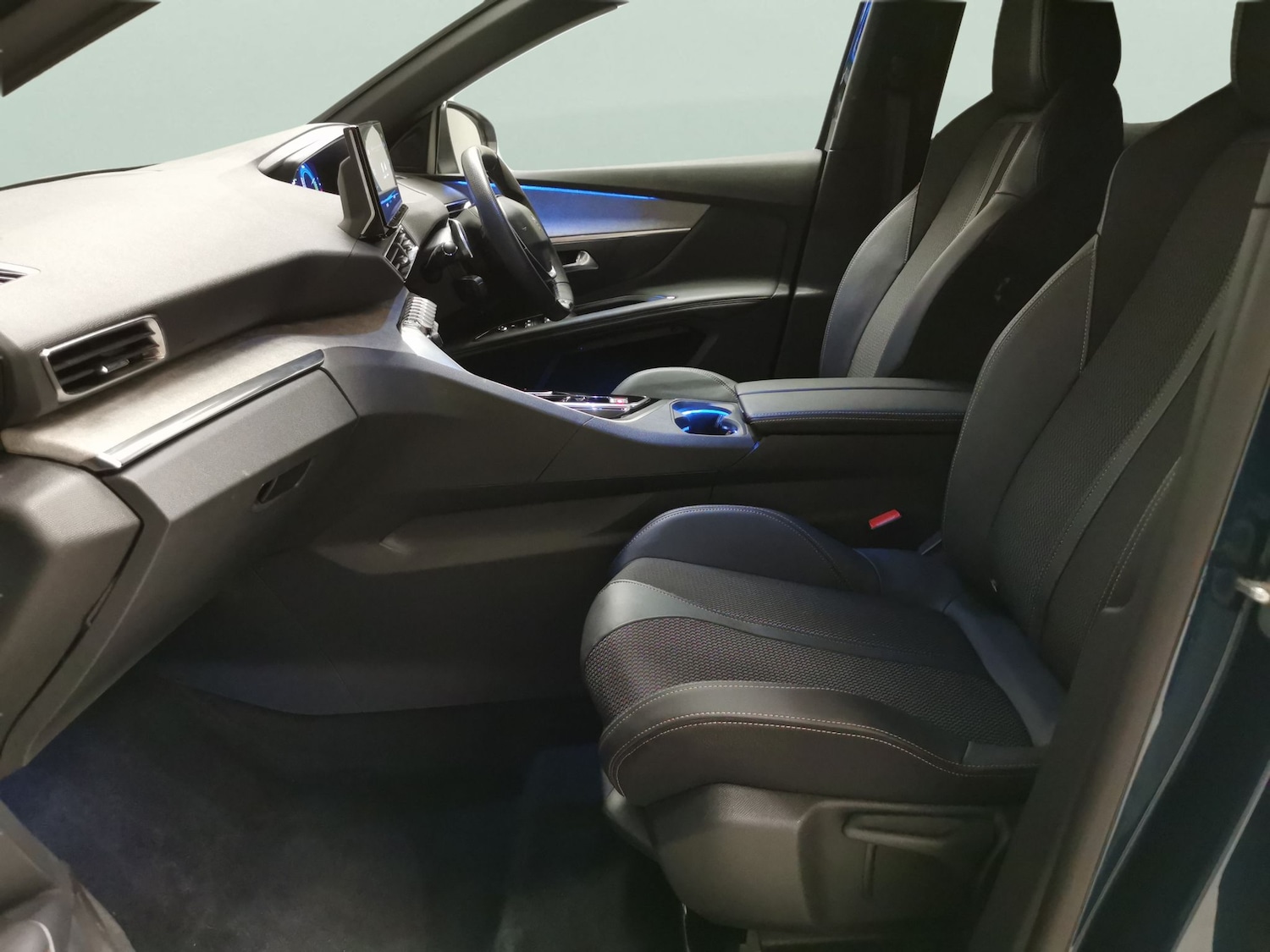 Used Peugeot 3008 2024 for sale - 77151822: Photo 4