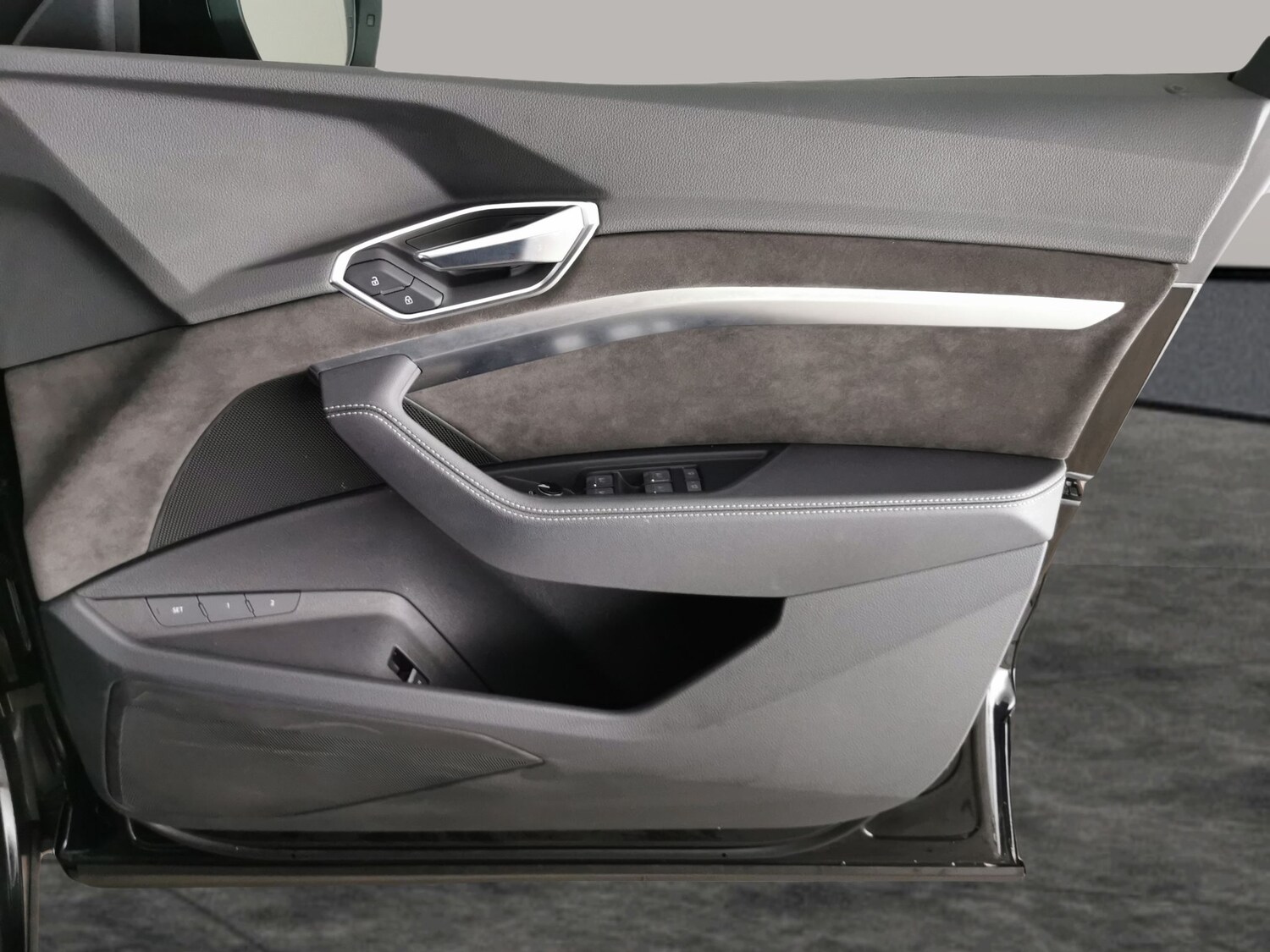 Used Audi e-tron 2023 for sale - 77432280: Photo 35