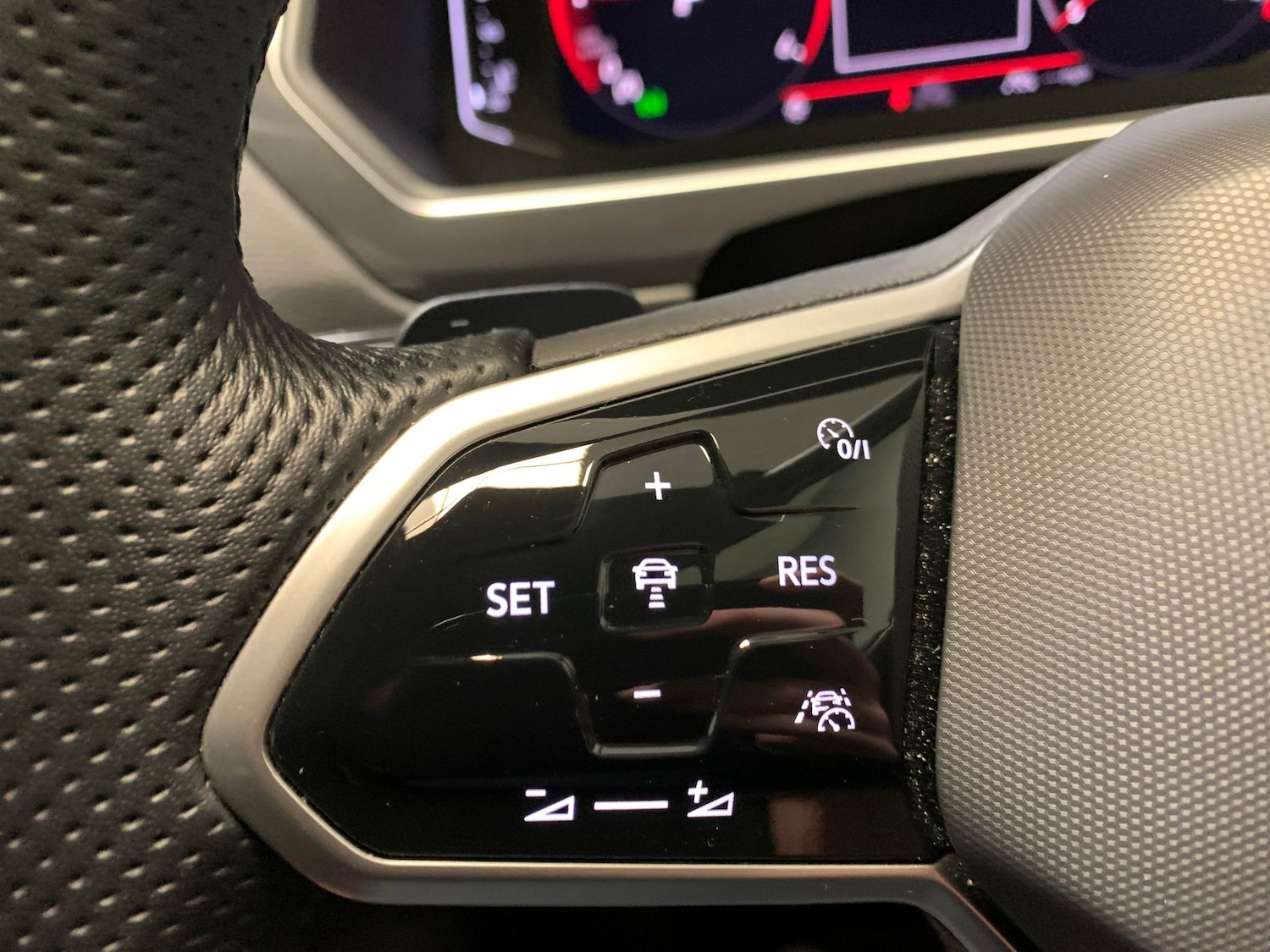 Used Volkswagen Tiguan 2023 for sale - 77333568: Photo 16