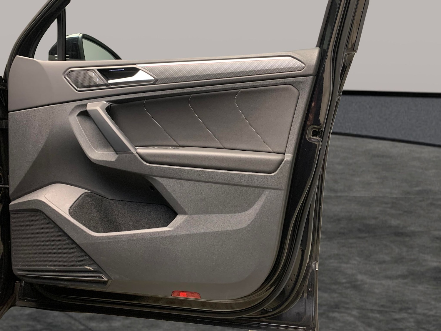 Used Volkswagen Tiguan 2023 for sale - 77333568: Photo 24