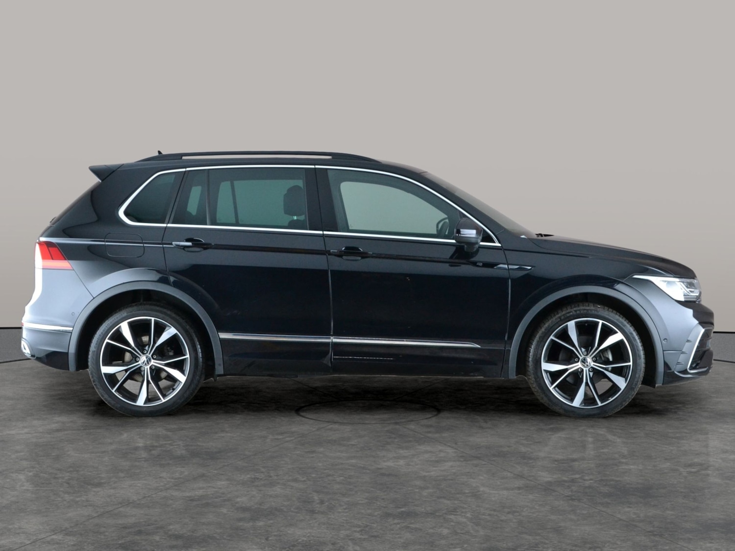 Used Volkswagen Tiguan 2023 for sale - 77333568: Photo 7