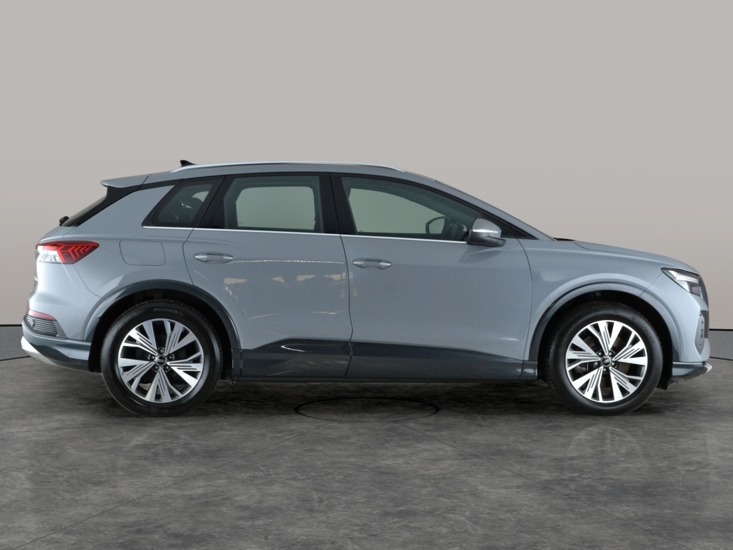 Used Audi Q4 e-tron 2023 for sale - 77012124: Photo 8