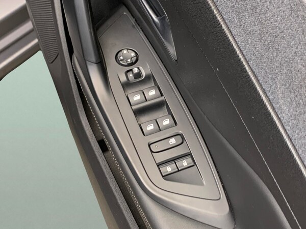 Used Peugeot 308 2023 for sale - 76118132: Photo 17