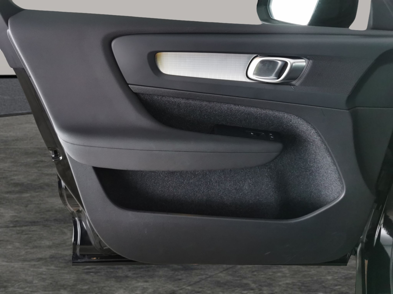 Used Volvo XC40 for sale - 77432285: Photo 30