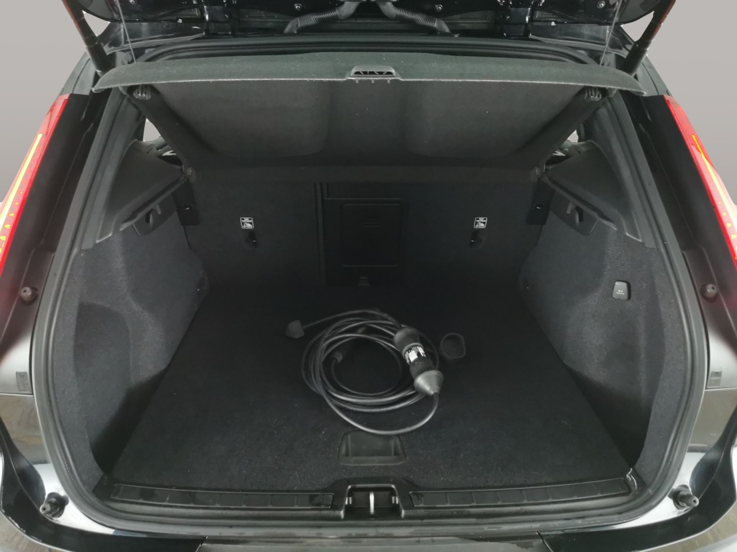 Used Volvo XC40 for sale - 77432285: Photo 36