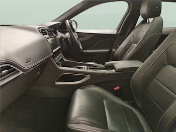 Used Jaguar F-Pace 2020 for sale - 78380404: Photo