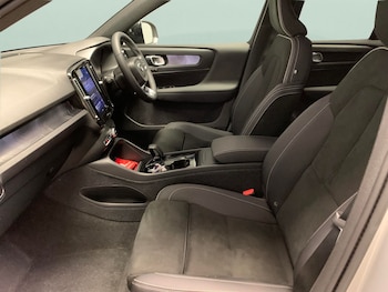 Used Volvo XC40 2023 for sale - 79069013: Photo