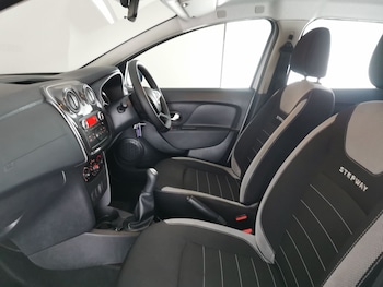 Used Dacia Sandero Stepway 2019 for sale - 78212293: Photo