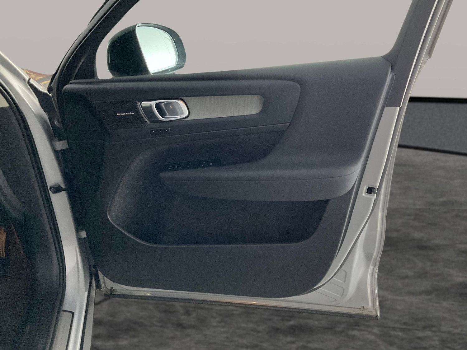 Used Volvo XC40 2022 for sale - 76684707: Photo 36