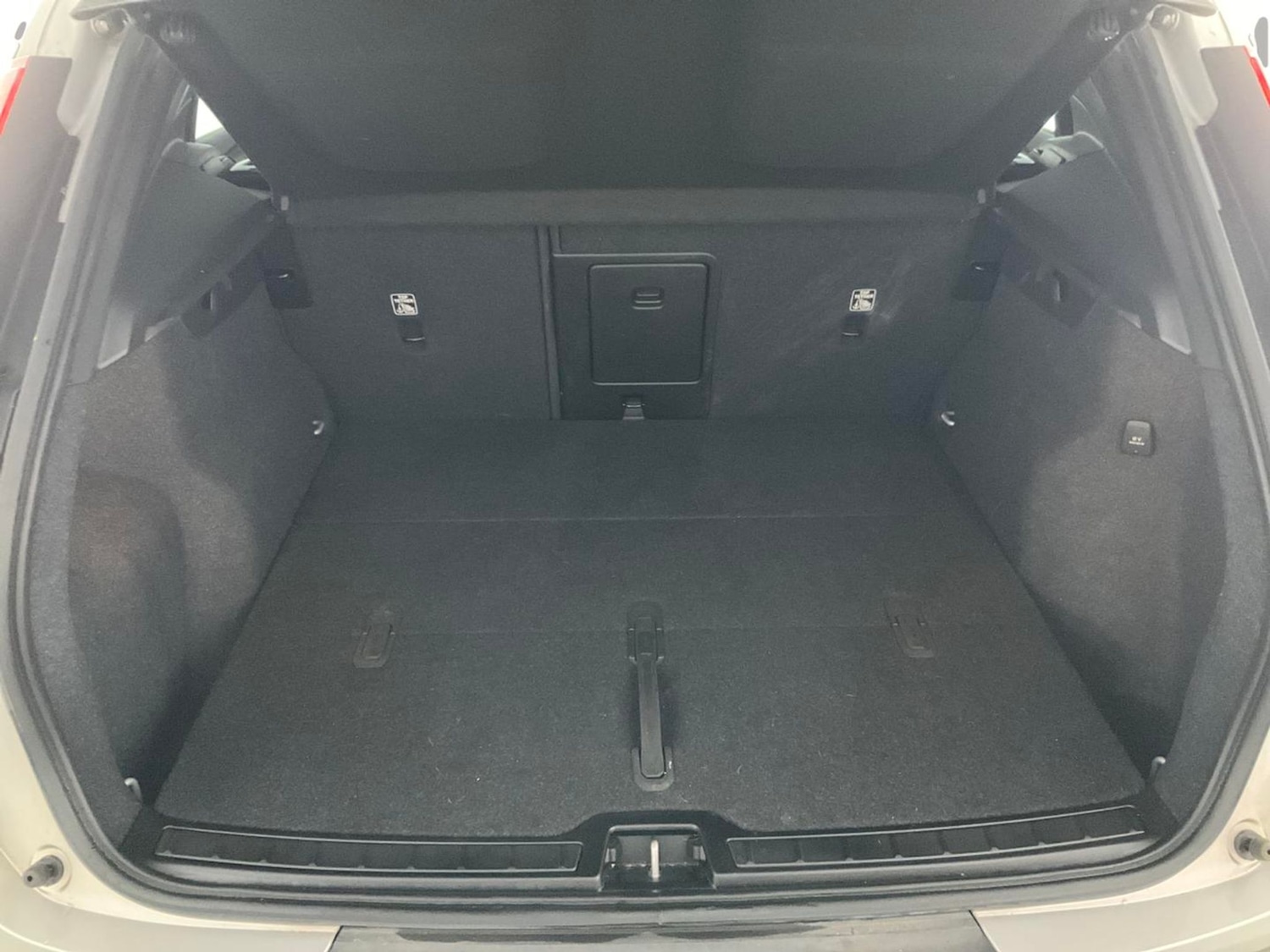 Used Volvo XC40 2022 for sale - 76684707: Photo 39