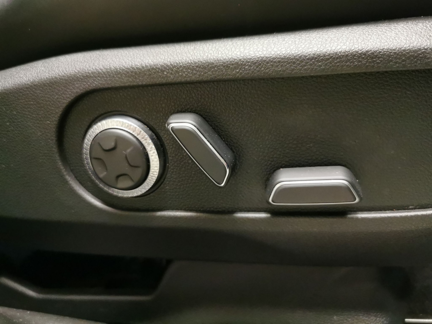 Used Genesis GV60 2022 for sale - 77165061: Photo 15