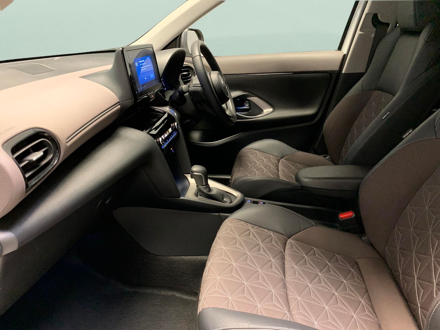 Used Toyota Yaris Cross 2022 for sale - 76668638: Photo 4