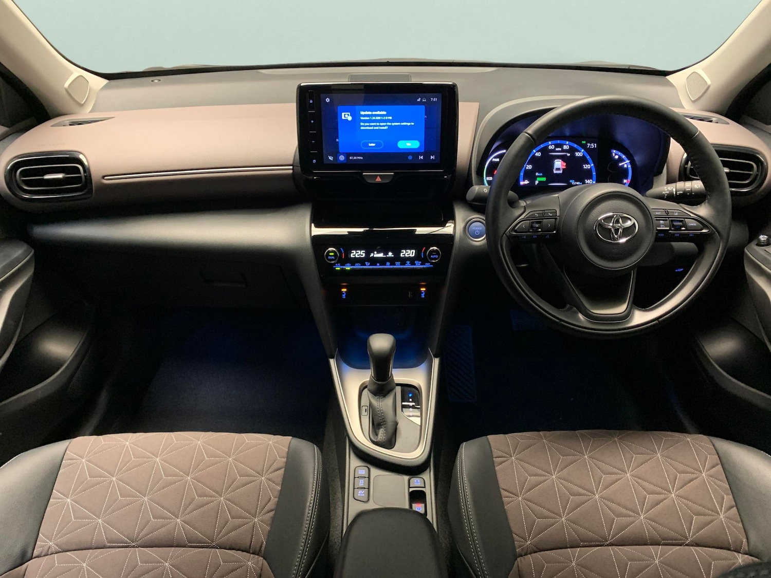 Used Toyota Yaris Cross 2022 for sale - 76668638: Photo 7