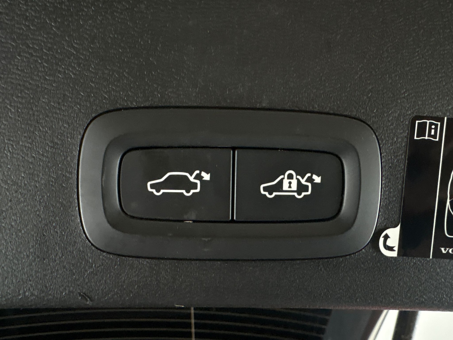 Used Volvo XC40 2020 for sale - 76719917: Photo 30